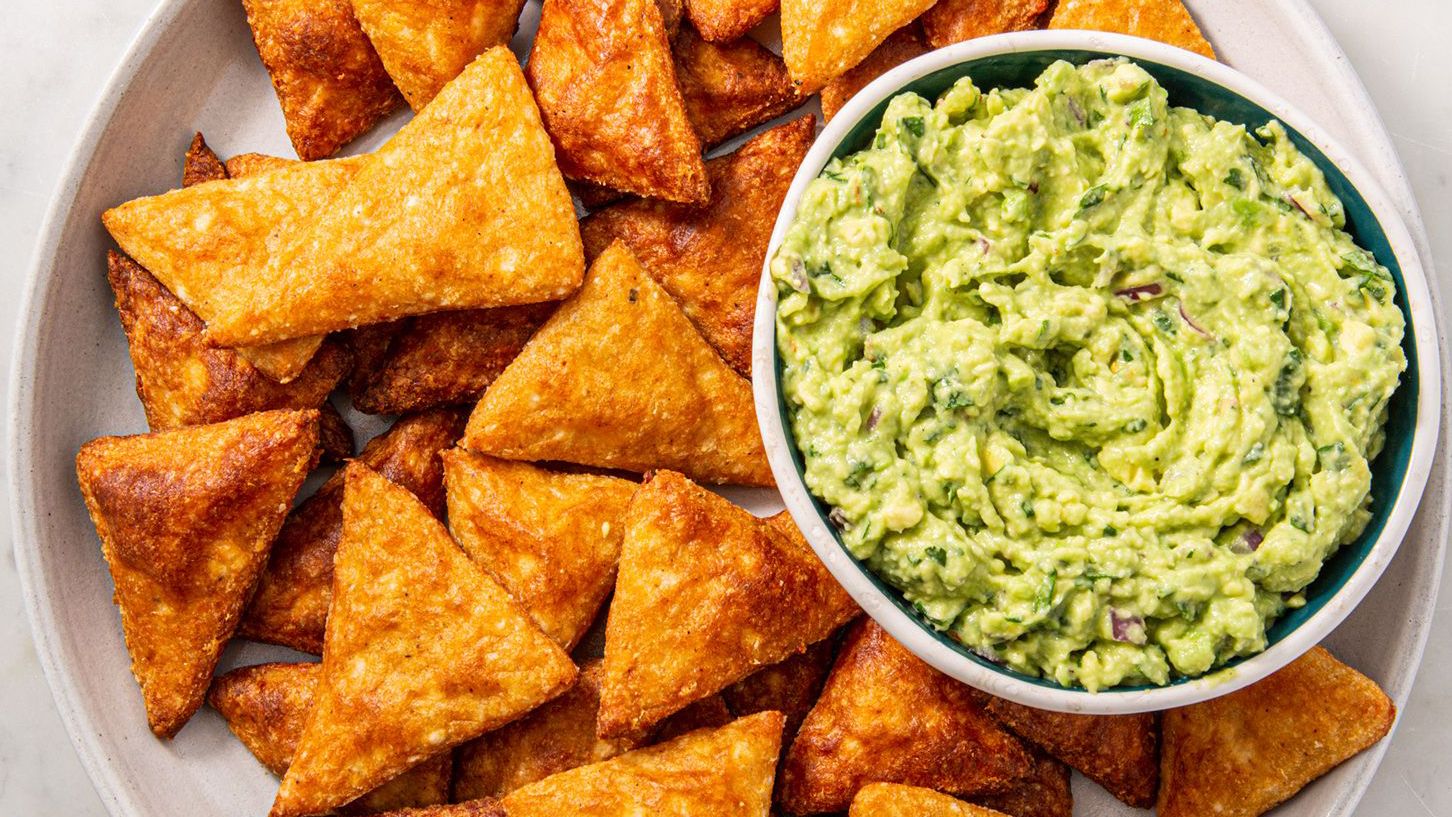 Top 5 Keto Tortilla Chips to Enhance Your Snacks in 2025